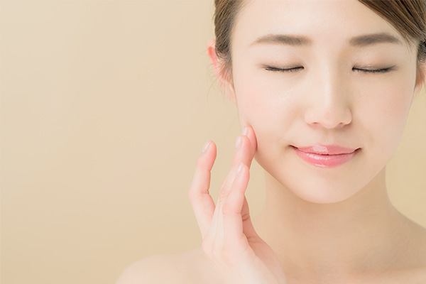 繰り返す「にきび」に、根本からアプローチ